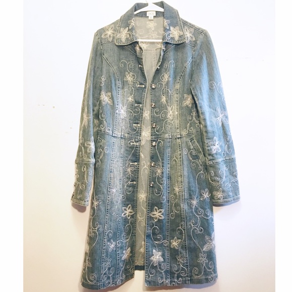 Cache Jackets & Blazers - Vintage Gorgeous Embroidered Cache Jean Jacket